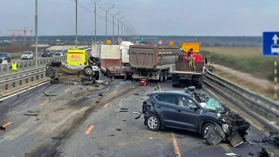 Водителя грузовика арестовали после гибели троих человек в аварии в Подмосковье