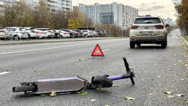 Принудительное снижение скорости кикшеринговых самокатов сократило аварийность в столице