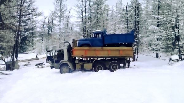 Оригинальный способ разгрузки грузового автомобиля