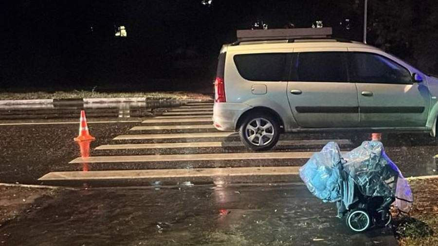 В Подмосковье машина сбила женщину с коляской