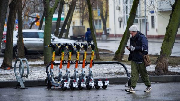 Принудительное снижение скорости кикшеринговых самокатов сократило аварийность в столице